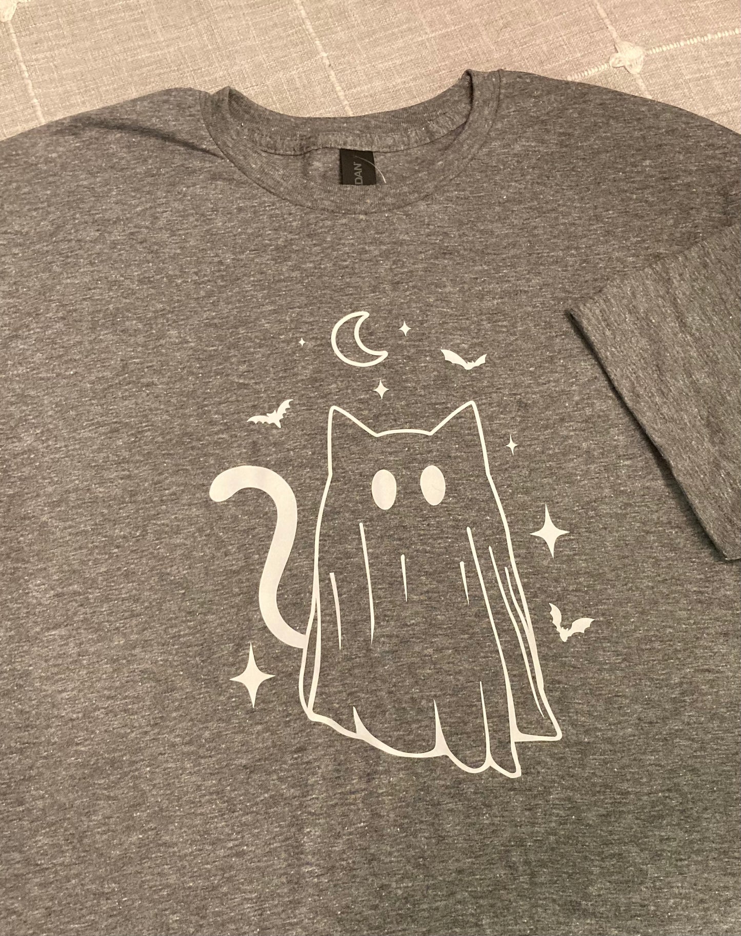 Ghost Cat Grey Short Sleeve Unisex Tshirt